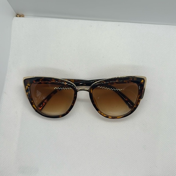 Vintage-Inspired Cat Eye Sunglasses - 400 UV Protection - Chic Retro Style main image 15